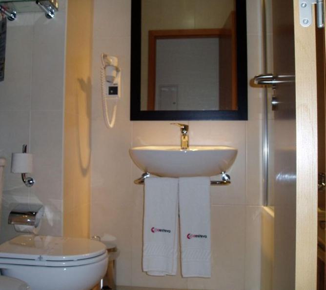 Hotel A Esteva Castro Verde Habitación foto